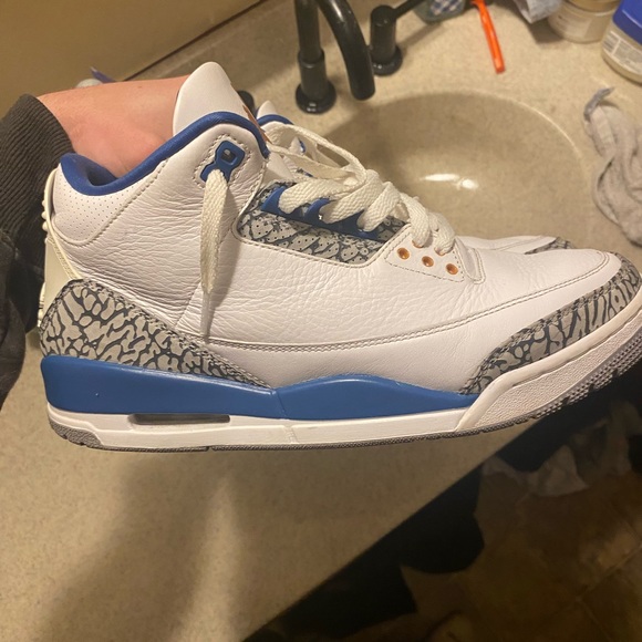 Jordan 3 size 10.5 - Picture 2 of 5